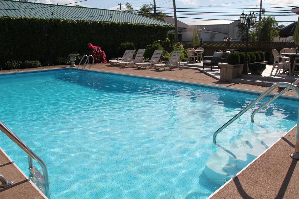 Willow Bend Motel トゥルーロ エクステリア 写真